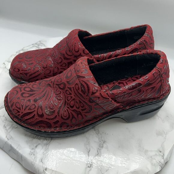 B.O.C Deep Red Paisley Embossed Suede Peggy Clog-EUR 39/US 8 - Picture 3 of 9
